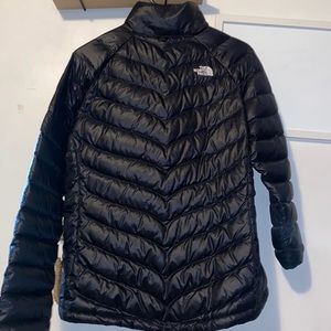 The Northface light weight puffer jacket